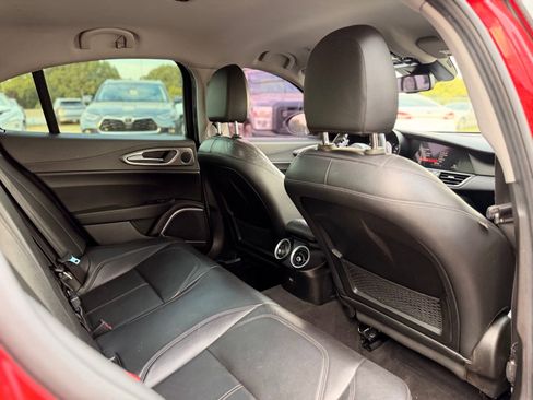 Used 2017 Alfa Romeo Giulia w/ Sport Appearance Package RWD image 16