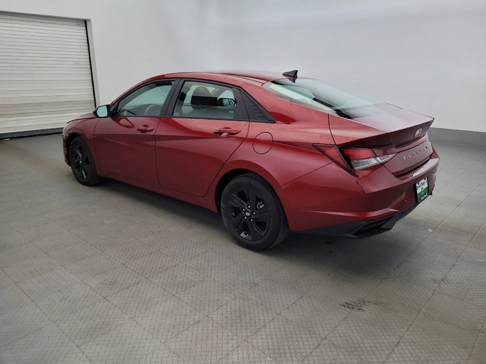 Used 2023 Hyundai Elantra SEL w/ Cargo Package FWD image 5