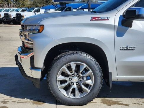 Used 2022 Chevrolet Silverado 1500 LT w/ Z71 Off-Road Package image 17