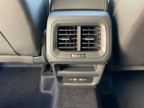 New 2026 Volkswagen Taos SE FWD image 47