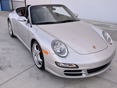 Used 2005 Porsche 911 Carrera S RWD image 41