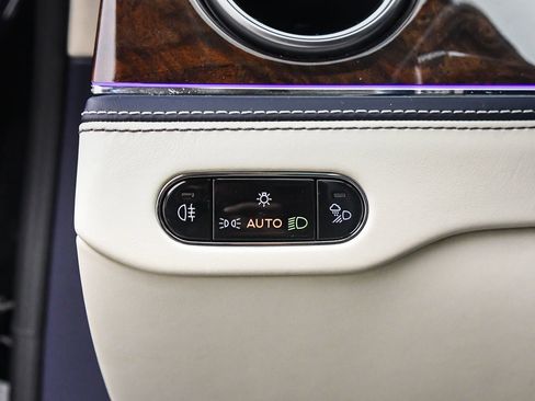 Used 2024 Bentley Flying Spur Plug-In Hybrid image 34