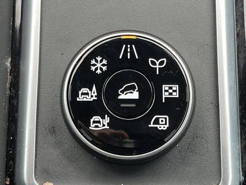 Certified 2025 Nissan Pathfinder SL image 8