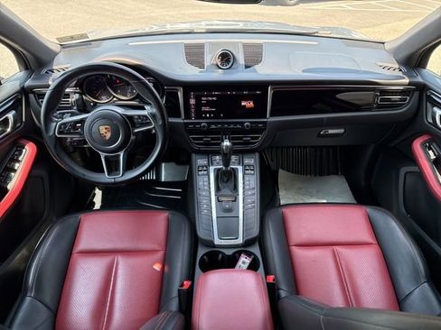 Used 2021 Porsche Macan image 11