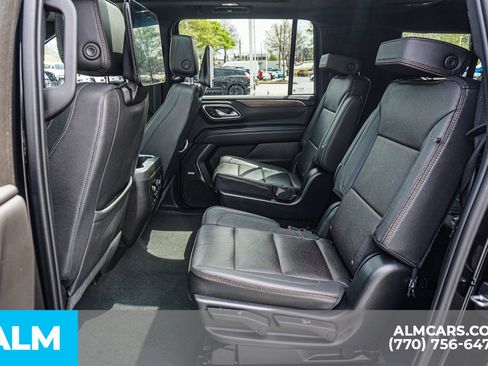 Used 2023 Chevrolet Suburban High Country w/ Premium Package 2 image 21