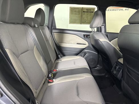 Used 2025 Subaru Forester Premium w/ Convenience Package #2 image 25