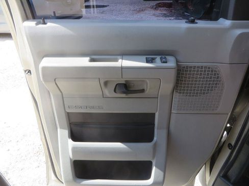 Used 2012 Ford E-250 and Econoline 250 Extended w/ Commercial Cargo Van Pkg RWD image 27
