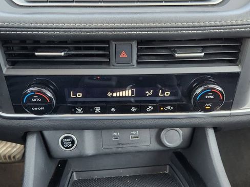 Used 2023 Nissan Rogue SV image 20