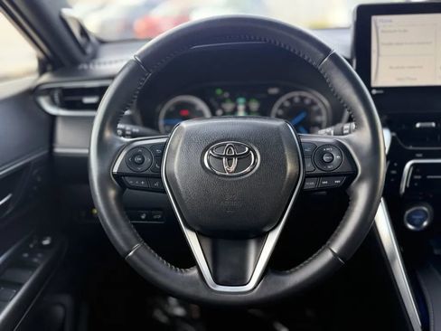 Used 2021 Toyota Venza Limited image 16