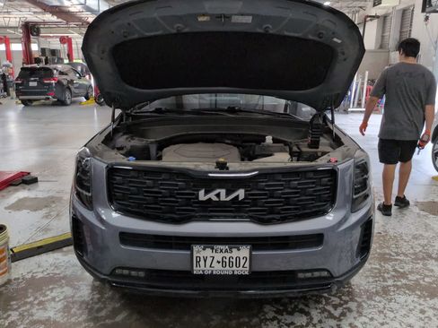 Used 2022 Kia Telluride SX w/ SX Prestige Package AWD/4WD image 2