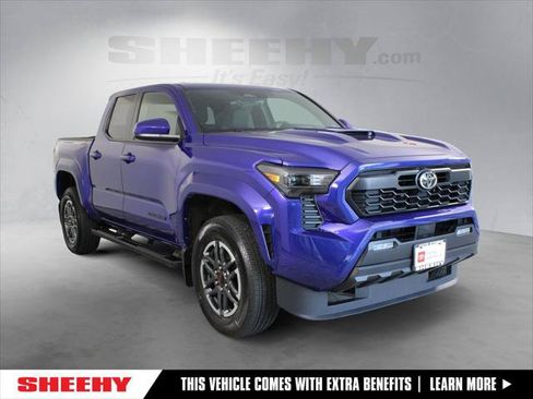 Certified 2025 Toyota Tacoma TRD Sport AWD/4WD image 1