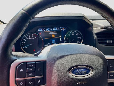 Used 2024 Ford Expedition XLT RWD image 12