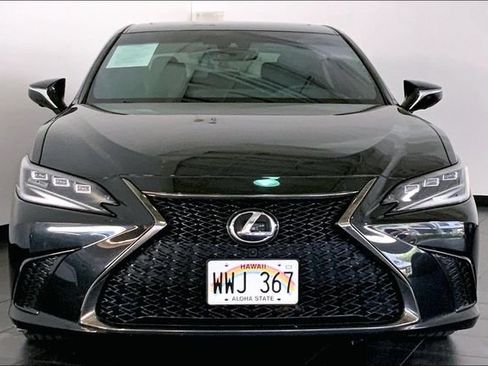 Used 2023 Lexus ES 300h F Sport FWD image 3