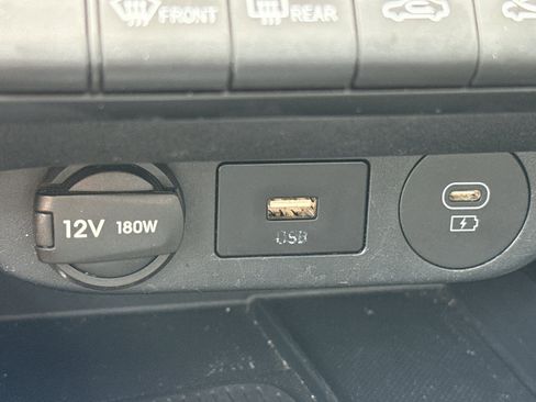 Used 2025 Hyundai Elantra Limited FWD image 28