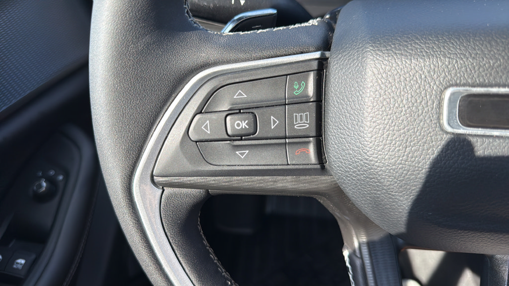 Used 2023 Jeep Grand Cherokee Altitude AWD/4WD image 28