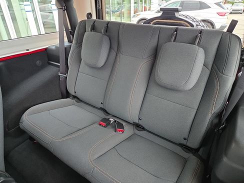 Used 2025 Jeep Wrangler Sport AWD/4WD image 19