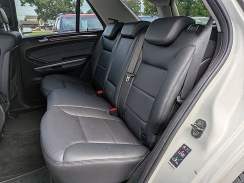 Used 2010 Mercedes-Benz ML 350 2WD image 32