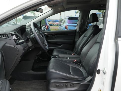 Used 2024 Honda Odyssey Touring image 11