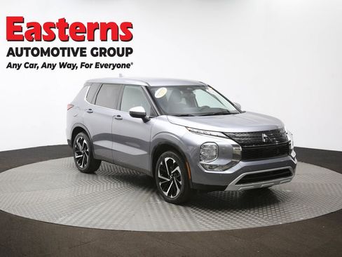 Used 2024 Mitsubishi Outlander SE image 50