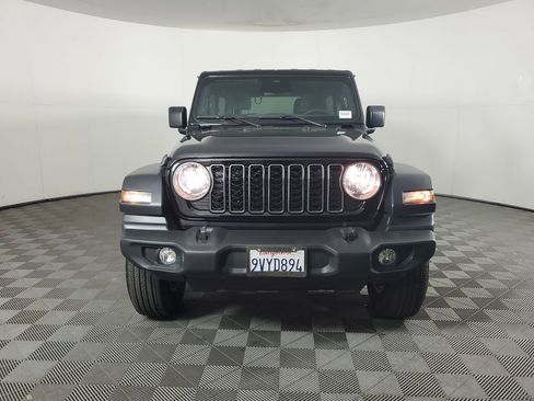 Used 2025 Jeep Wrangler Sport S image 9