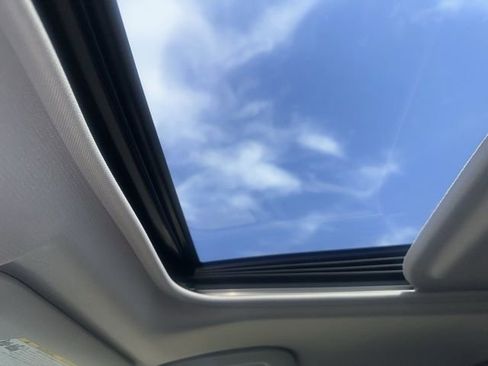 Used 2020 Toyota RAV4 XLE w/ Convenience Package image 10