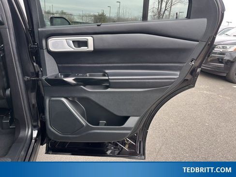 Certified 2022 Ford Explorer Platinum w/ Equipment Group 601A image 21