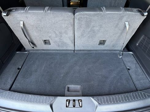 Used 2020 Ford Explorer XLT w/ Equipment Group 202A AWD/4WD image 23