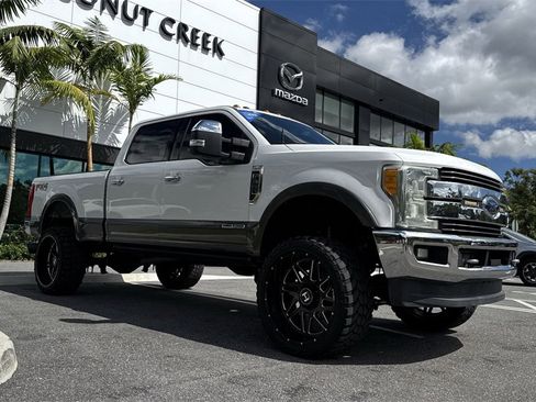 Used 2017 Ford F350 Lariat w/ Chrome Package image 23