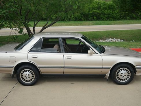 Used 1991 Toyota Cressida RWD image 17