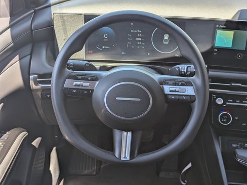 Used 2025 Hyundai Santa Cruz SEL image 16