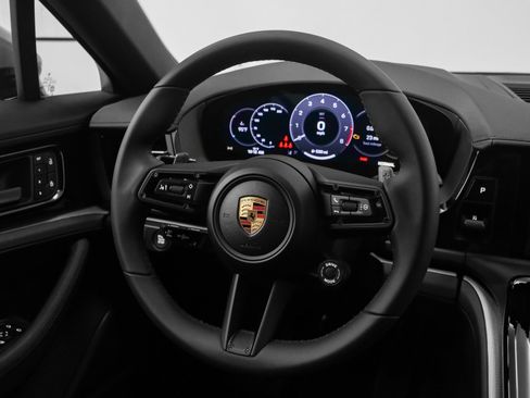 Certified 2025 Porsche Panamera 4 image 29