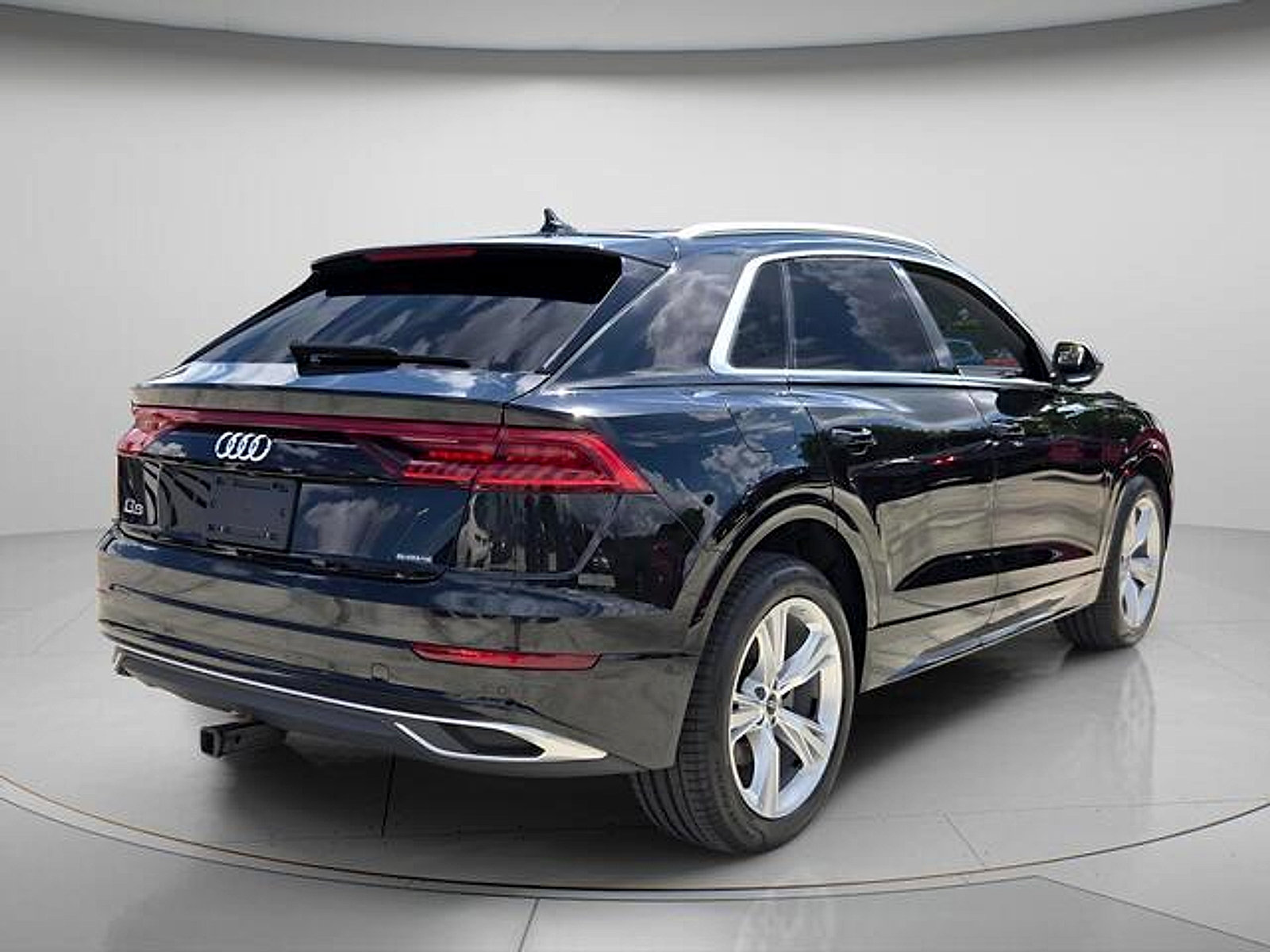 Used 2023 Audi Q8 Premium w/ Convenience Package AWD/4WD image 7