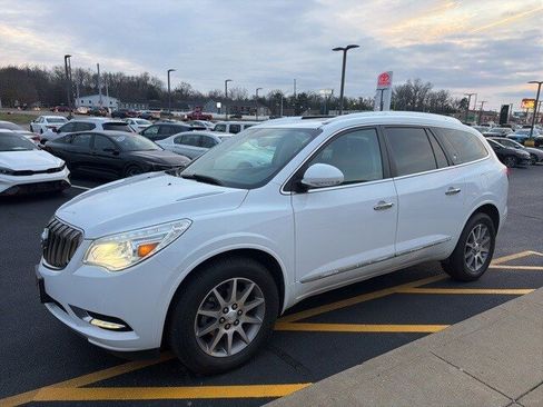 Used 2017 Buick Enclave Leather image 2