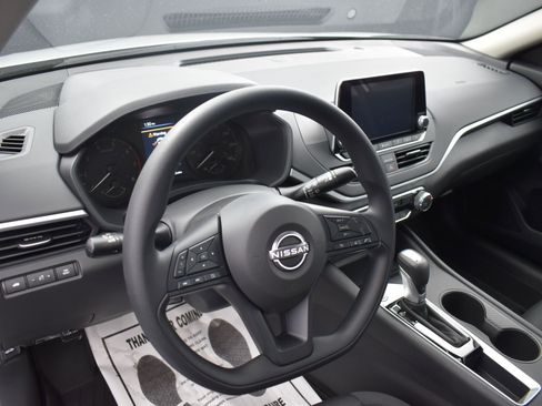 New 2025 Nissan Altima 2.5 S image 11