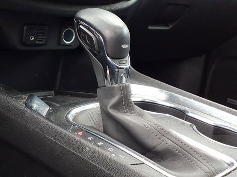 Used 2023 Chevrolet Traverse LT w/ LT Premium Package image 15