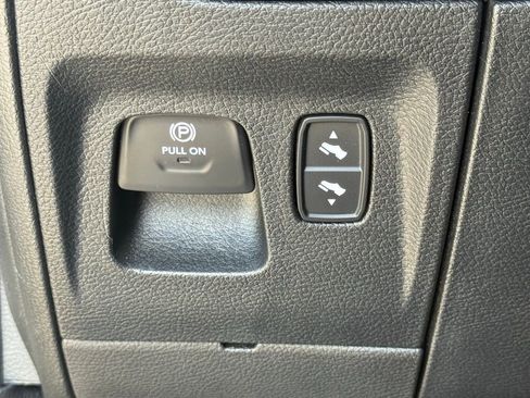 Used 2023 RAM 1500 Limited w/ Trailer Tow Group image 30