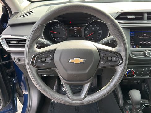Used 2023 Chevrolet TrailBlazer LT FWD image 15