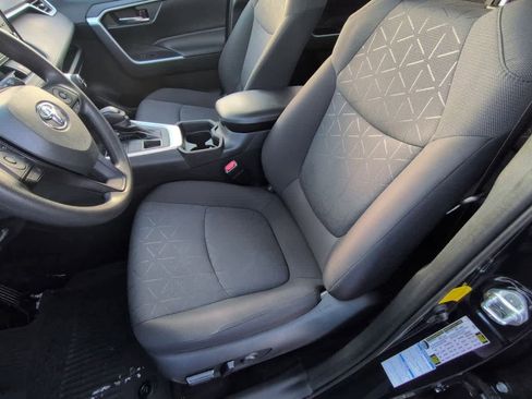 Used 2021 Toyota RAV4 XLE image 16