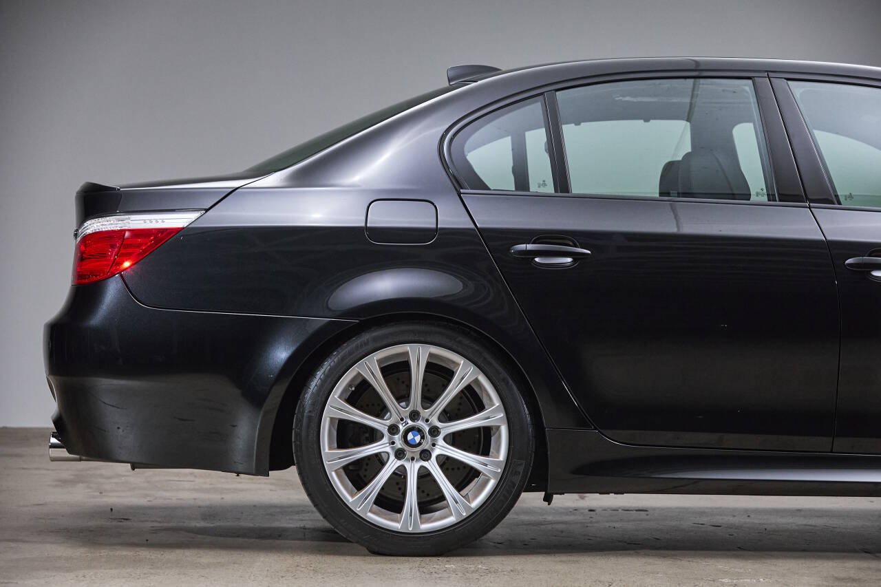 Used 2008 BMW M5 RWD image 29