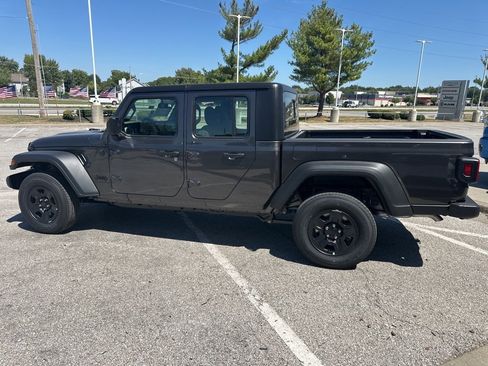 New 2025 Jeep Gladiator Sport image 20