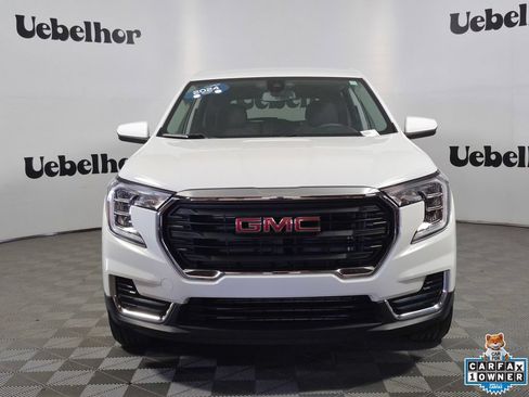 Certified 2024 GMC Terrain SLE FWD image 2
