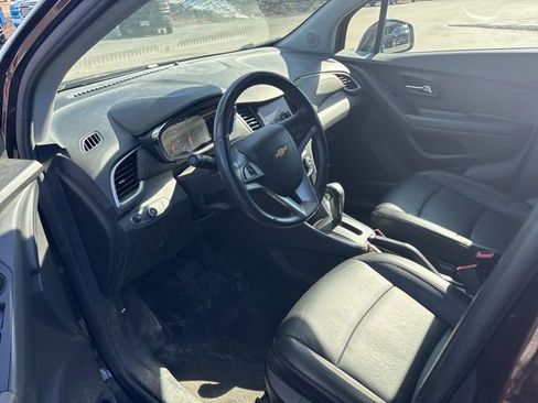 Used 2021 Chevrolet Trax LT w/ Premium Seat Package image 14