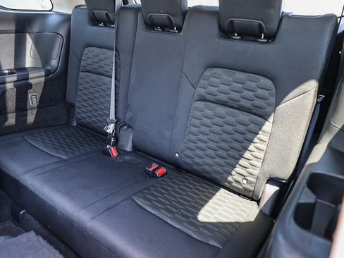 Used 2022 Nissan Pathfinder SV w/ SV Premium Package FWD image 12