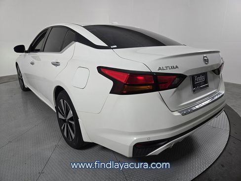 Used 2021 Nissan Altima 2.5 SV w/ SV Premium Package image 4