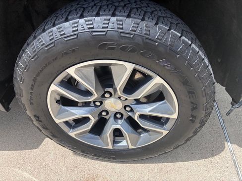 Used 2021 Chevrolet Silverado 1500 LT w/ Texas Edition Plus AWD/4WD image 3