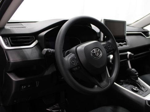 Used 2024 Toyota RAV4 LE AWD/4WD image 12