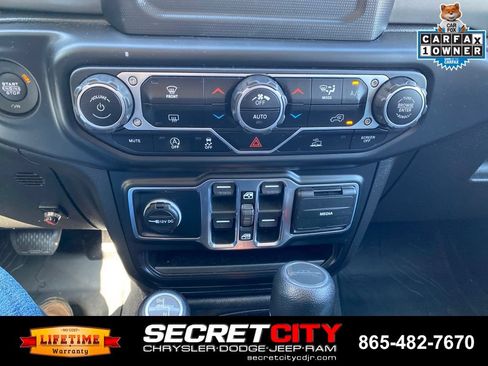 Used 2021 Jeep Gladiator Sport AWD/4WD image 16