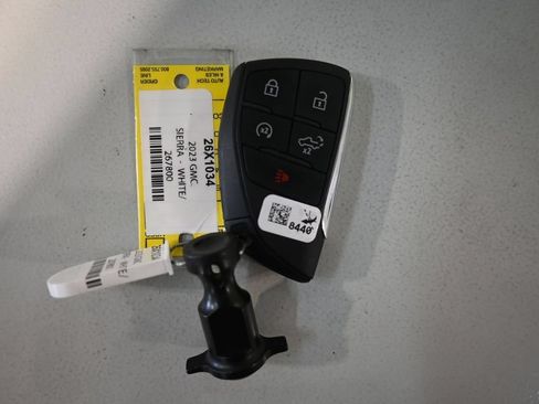 Used 2023 GMC Sierra 1500 SLE AWD/4WD image 11