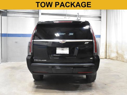 Used 2019 Cadillac Escalade ESV Premium Luxury AWD/4WD image 6