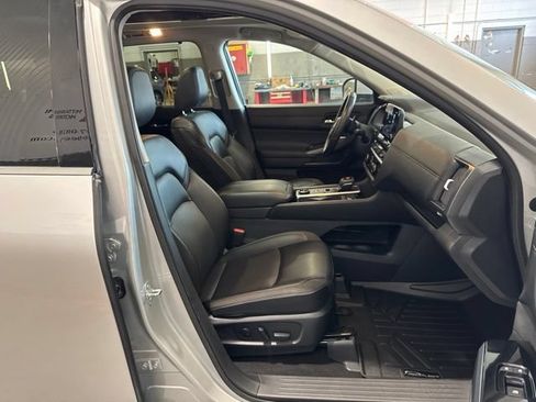 Certified 2024 Nissan Pathfinder SL w/ SL Premium Package AWD/4WD image 20